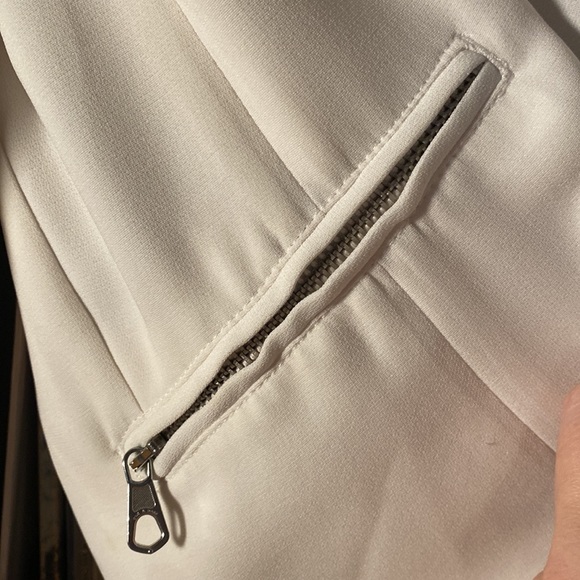 rag & bone size 2 white blazer with zippered pockets and zippered sleeves. - Picture 2 of 6